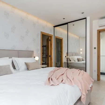 빌라 Hill, Heated Infinity Pool, Jacuzzi, Sauna, 5 En-suite Bedrooms, A Media