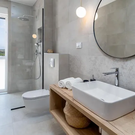 Hill, Heated Infinity Pool, Jacuzzi, Sauna, 5 En-suite Bedrooms, A Media 빌라 *