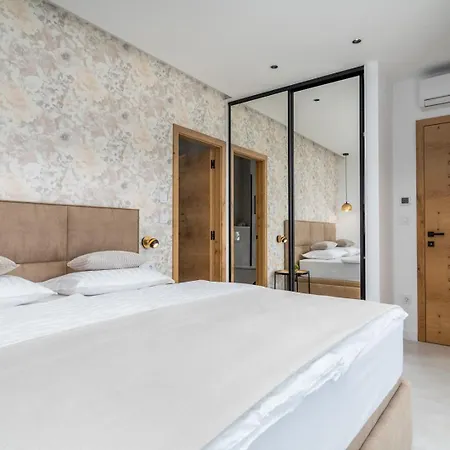 빌라 Hill, Heated Infinity Pool, Jacuzzi, Sauna, 5 En-suite Bedrooms, A Media Tugare