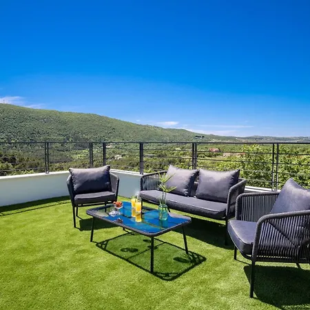Hill, Heated Infinity Pool, Jacuzzi, Sauna, 5 En-suite Bedrooms, A Media * Tugare