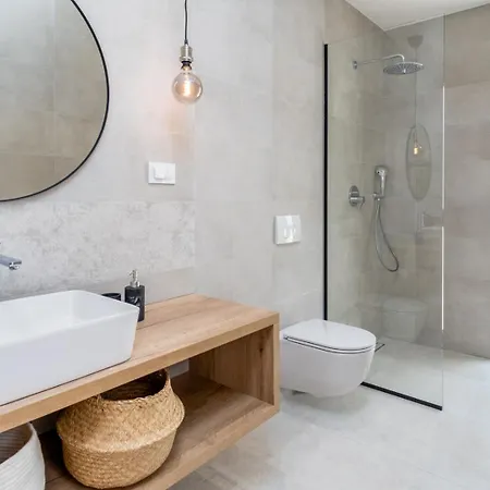 Hill, Heated Infinity Pool, Jacuzzi, Sauna, 5 En-suite Bedrooms, A Media 빌라