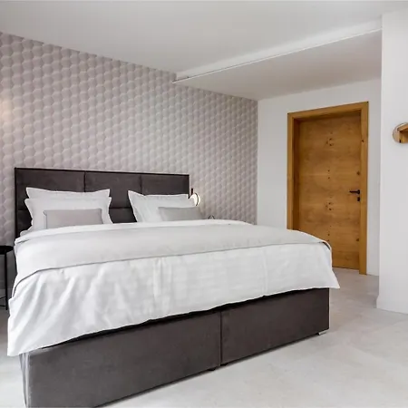 빌라 Hill, Heated Infinity Pool, Jacuzzi, Sauna, 5 En-suite Bedrooms, A Media *