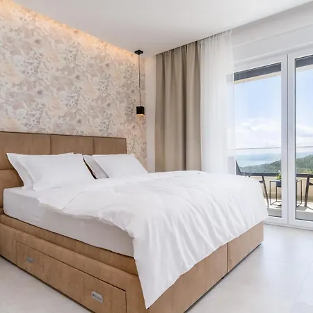Hill, Heated Infinity Pool, Jacuzzi, Sauna, 5 En-suite Bedrooms, A Media 빌라 Tugare
