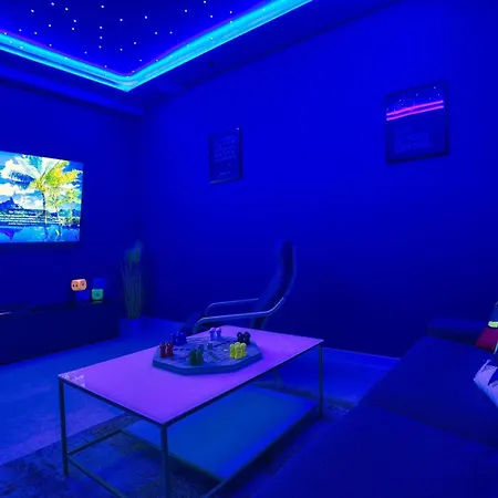 빌라 Hill, Heated Infinity Pool, Jacuzzi, Sauna, 5 En-suite Bedrooms, A Media