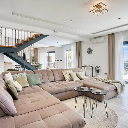 Hill, Heated Infinity Pool, Jacuzzi, Sauna, 5 En-suite Bedrooms, A Media 빌라 *