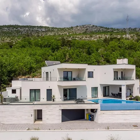 Hill, Heated Infinity Pool, Jacuzzi, Sauna, 5 En-suite Bedrooms, A Media 빌라 *