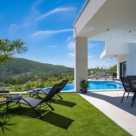 빌라 Hill, Heated Infinity Pool, Jacuzzi, Sauna, 5 En-suite Bedrooms, A Media *